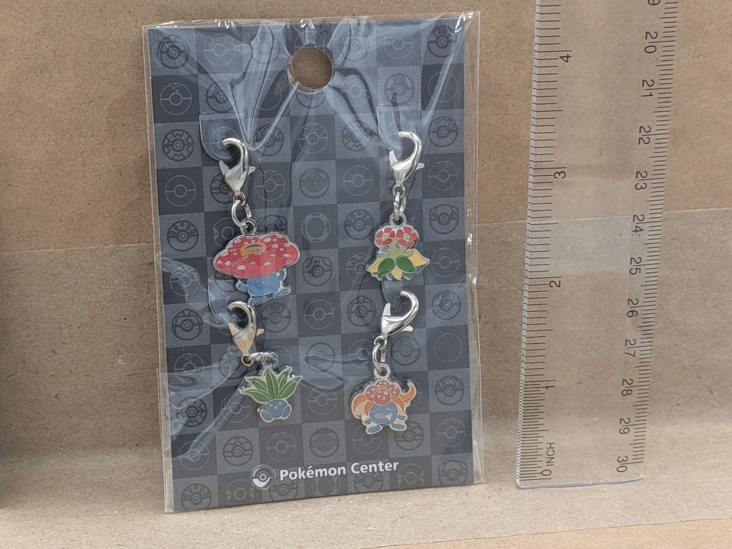 Pokemon Center Japan Oddish Gloom Vileplume Bellossom Mini Charm Set