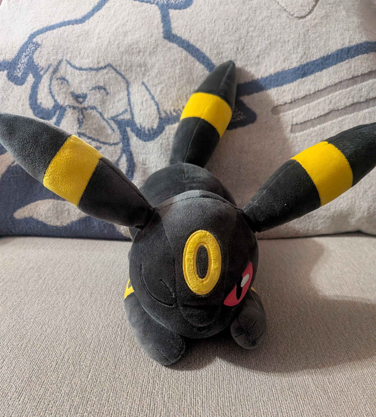 Pokémon Banpresto Umbreon Laying Plush