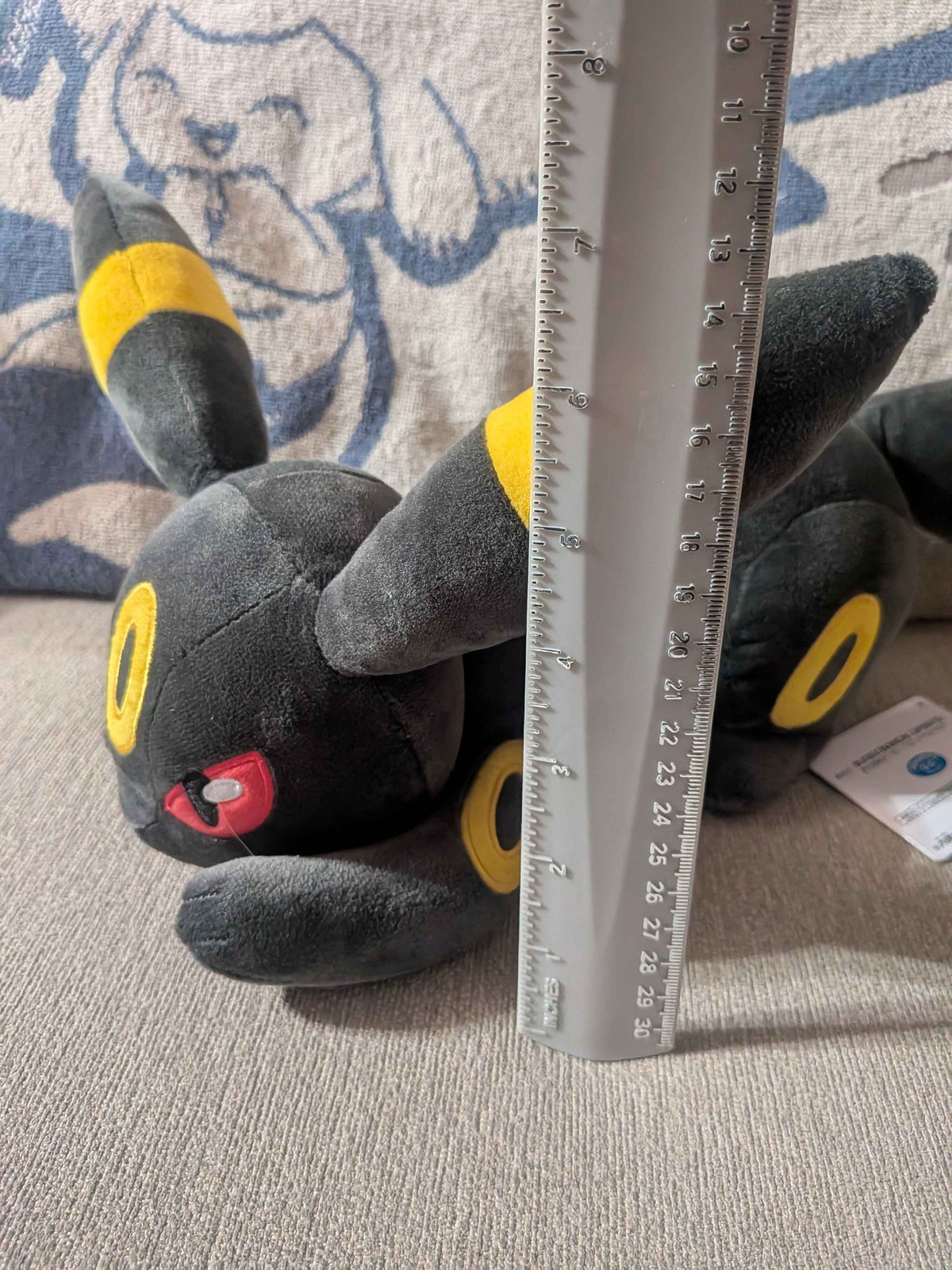 Pokémon Banpresto Umbreon Laying Plush