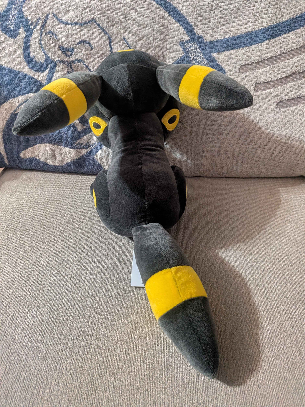 Pokémon Banpresto Umbreon Laying Plush